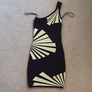 โฌ๏ธBebe One Shoulder Dress in Gold & Black Size: XS